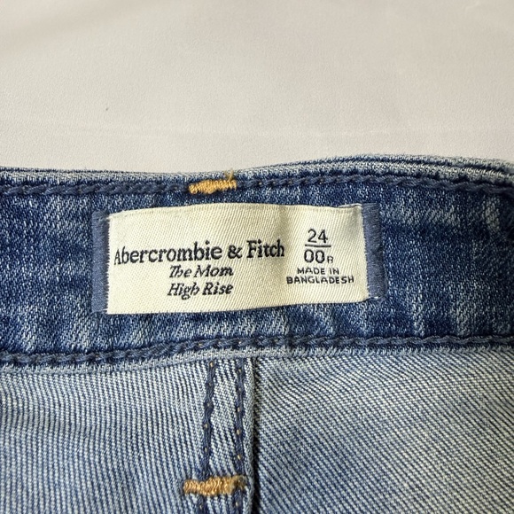 Abercrombie & Fitch “The Mom” High Rise Jeans – Size 24 / 00R - Picture 3 of 3